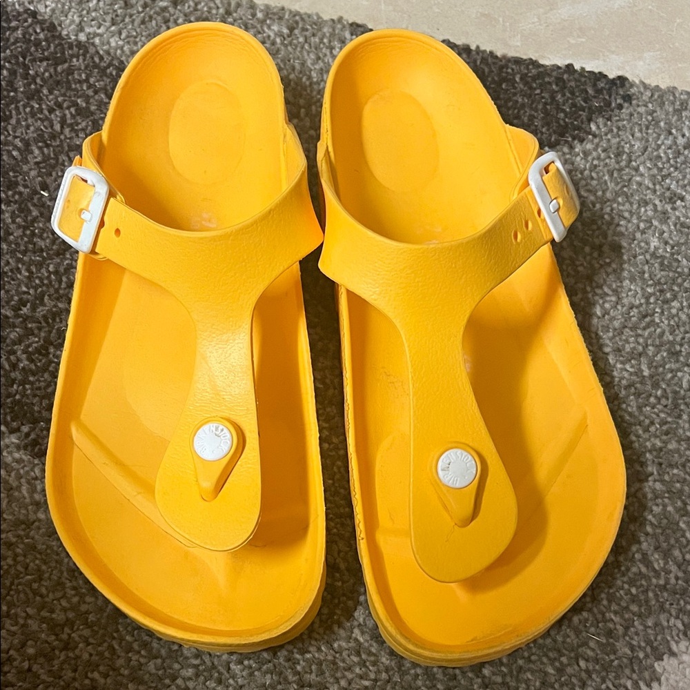 Birkenstock Gizeh EVA thong sandal in scuba yellow